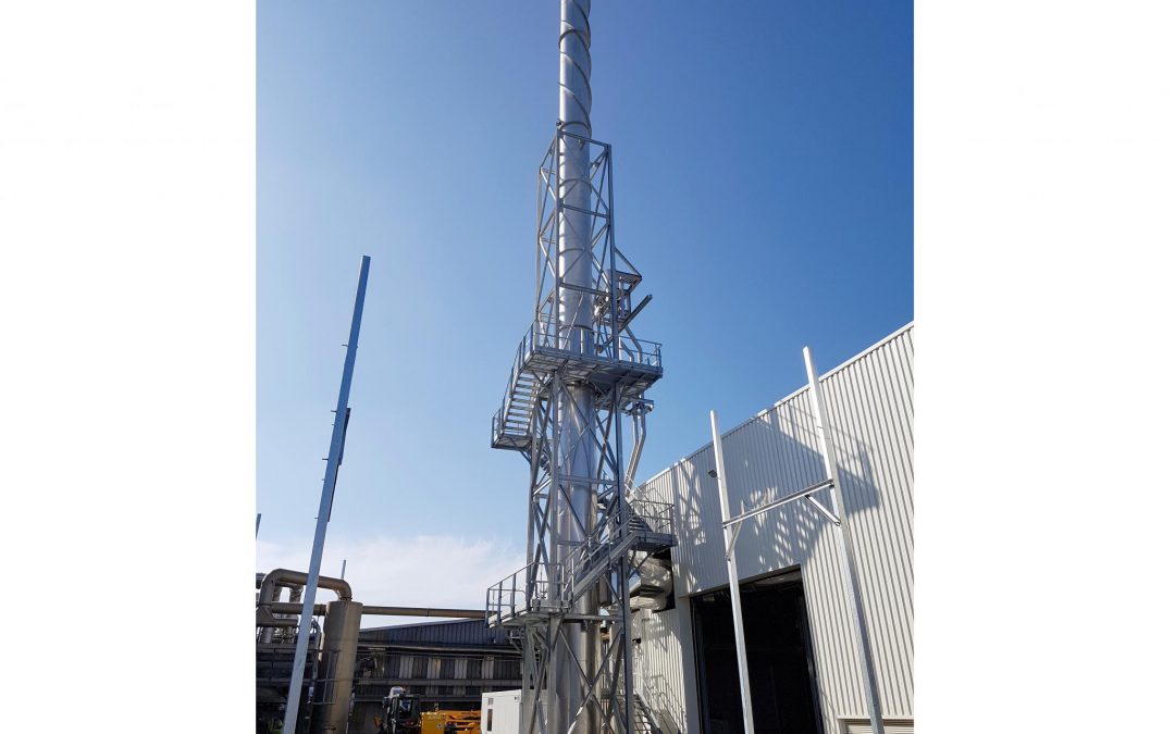 Montage d&rsquo;éléments d&rsquo;escalier de cheminée